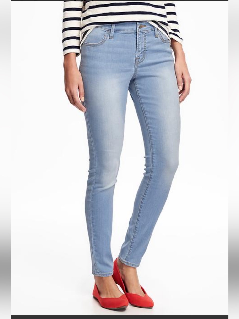 Old Navy Super Skinny mid rise jeans. NWT. Retail 48. Paid 29.99 on sale